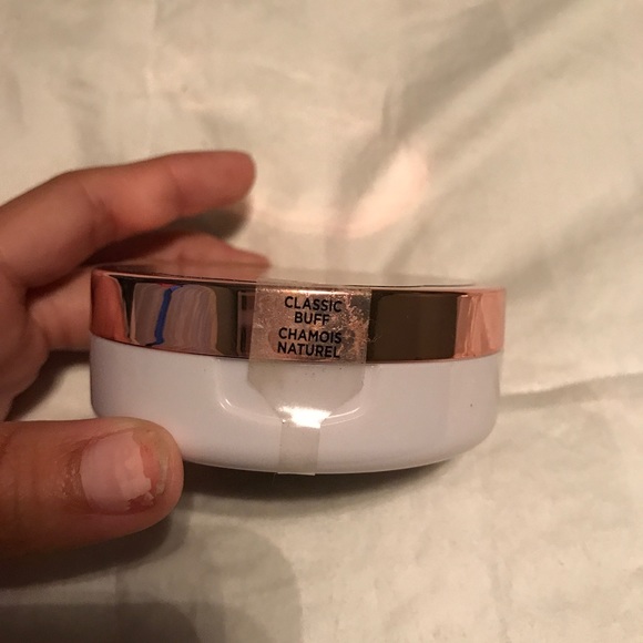 L'Oréal - Picture 2 of 5